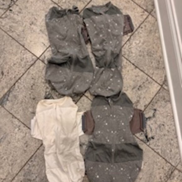 Happiest Baby SNOO Sleep Sacks, Grey (M) and White (S) - Picture 2 of 6